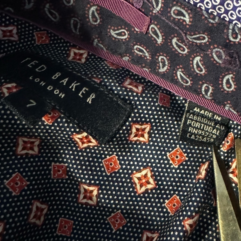 Ted baker- London- size 7-purple color- 96% cotton-button down- short sleeves - Picture 5 of 7